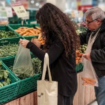 El consumo sufrió una caída mensual en julio