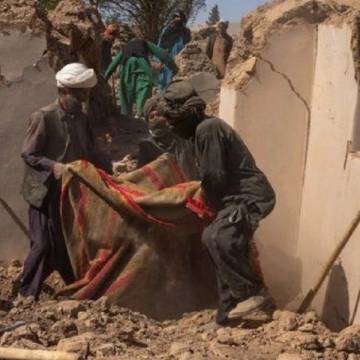 Terremoto en Afganistán dejó al menos 800 muertos