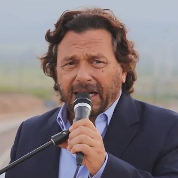 Sáenz pidió a Nación suspender planes a extranjeros y destinar los fondos a jubilados y discapacitados.