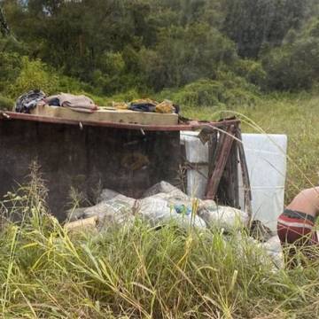 Otra vez la ruta 9/34: un camión perdió el control y volcó en Río Piedras