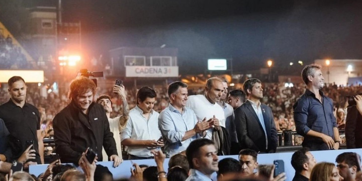 Milei recibió una ovación en Jesús María y causo preocupación en el peronismo