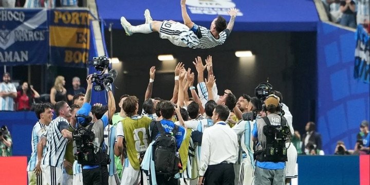 Argentina remontó un partido dramático ante Egipto y ganó 3 a 2 y avanzó a cuartos del Mundial 2026