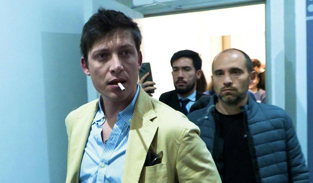 ATRIBUYEN A SANTIAGO CAPUTO LA OPERACION DE LA LEY DE INOCENCIA FISCAL