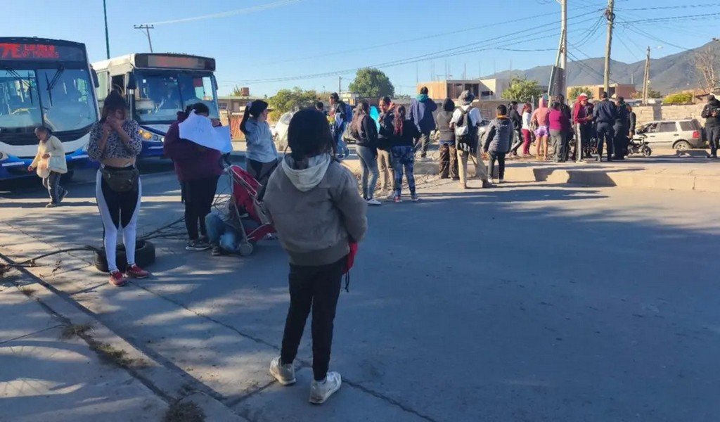 Corte sobre la Ruta 26: vecinos reclaman por servicios esenciales