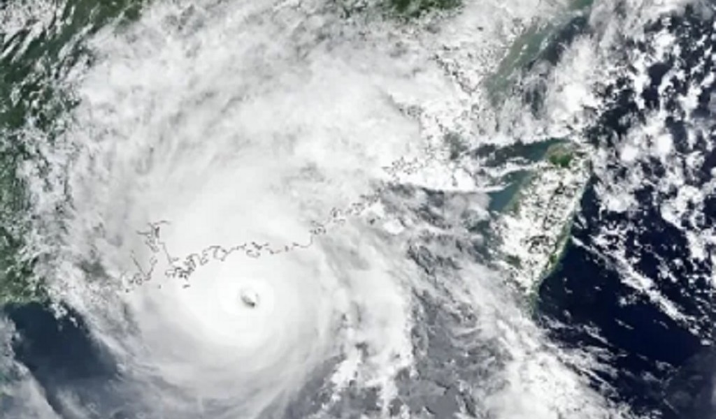 El tifón Kajiki llega a Vietnam: evacúan miles de hogares