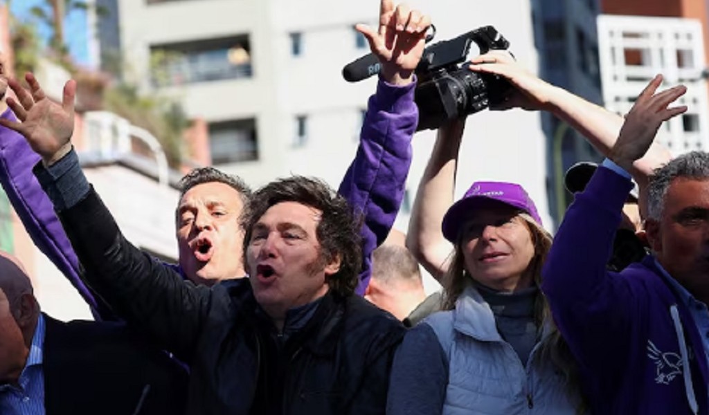 Milei cerrará la campaña en Moreno