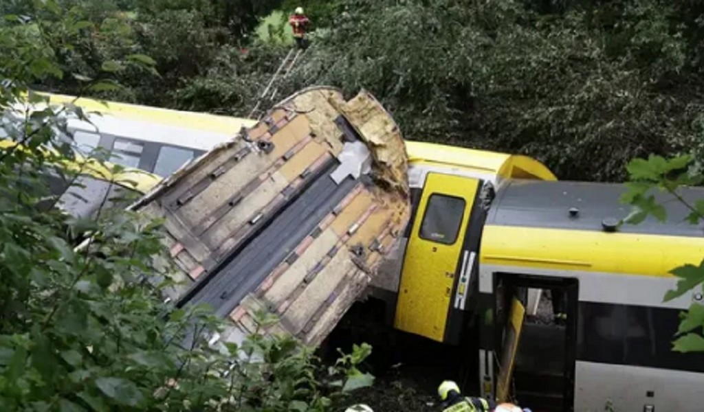 Un tren regional descarriló en el sur de Alemania
