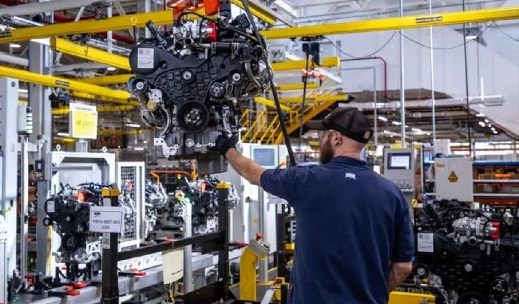 La industria acumula 4 meses de caída